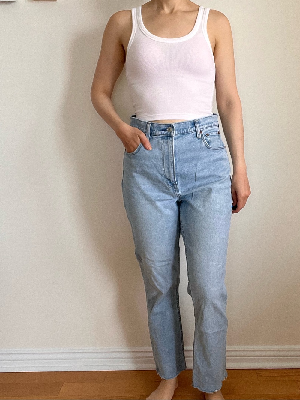 Abercrombie & Fitch Light Wash Straight Leg Jeans 90s Style- Women